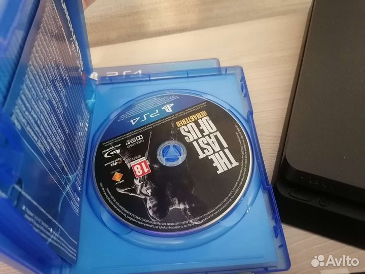 PS4 Slim +2 джоя, игры