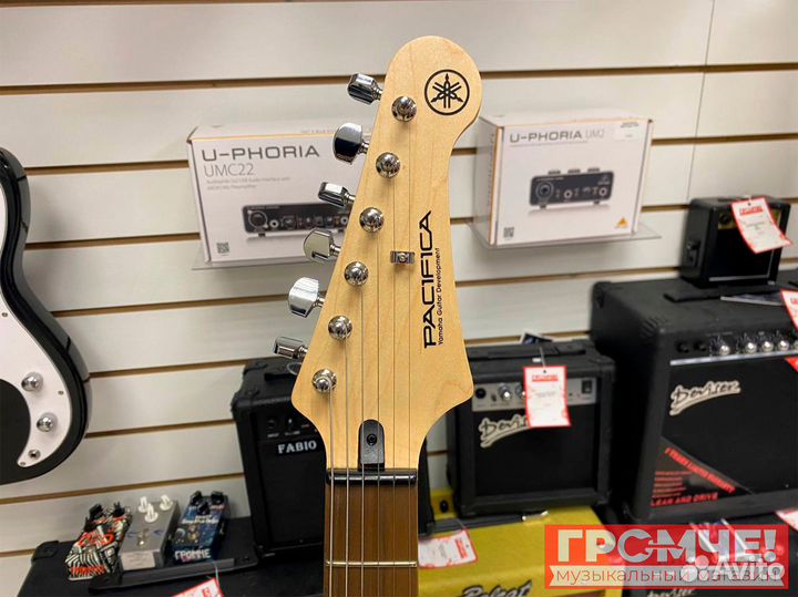 Электрогитара Yamaha Pacifica 012