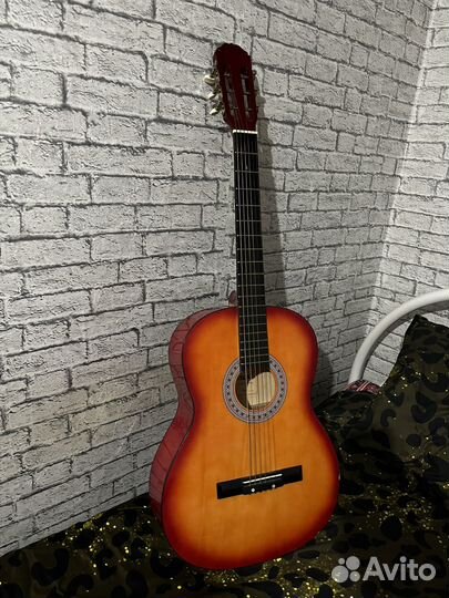 Акустическая гитара yamaha