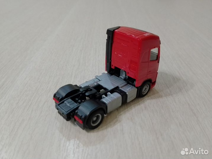 282) Тягач Volvo