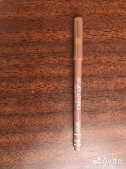 Карандаш для губ vivienne sabo 302