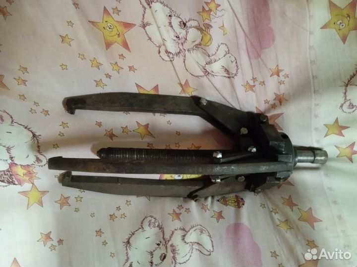 Съемник трехлапый