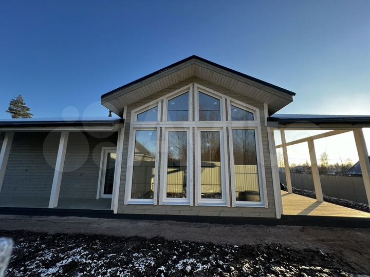 Дом 158,3 м² на участке 7 сот.