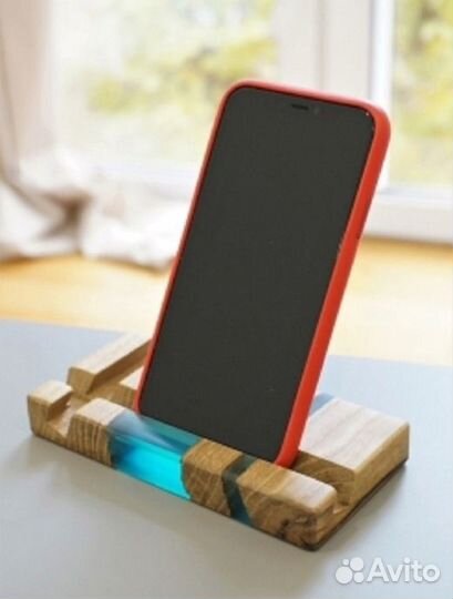Подставка для телефона из дерева