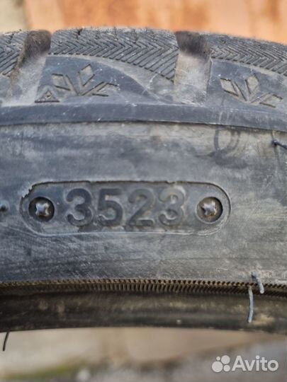 Triangle Snowlink PL02 255/35 R20 97W