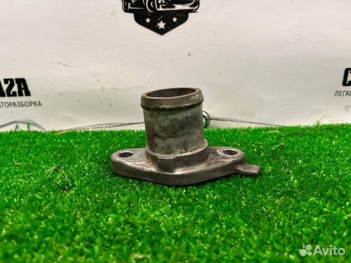 Фланец двигателя системы охлаждения