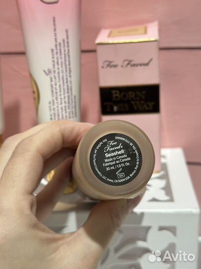 Тональный крем Too Faced