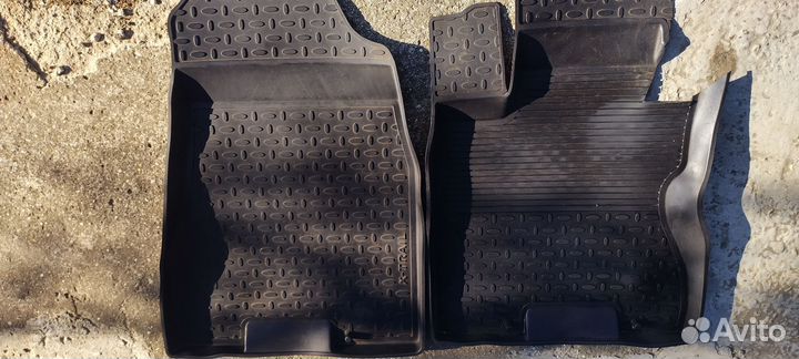 Автомобильные коврики на nissan x-trail