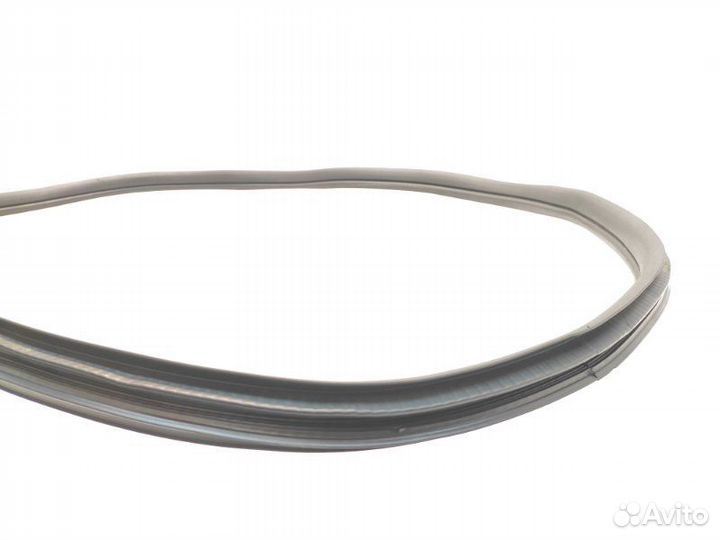 Уплотнитель двери задний правый Mercedes-Benz