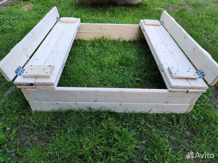 Песочница с крышкой