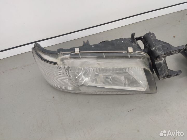 Оригинальные передние фары Ниссан Цедрик / Глория