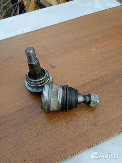 Шаровая опора на И веку две в наличии