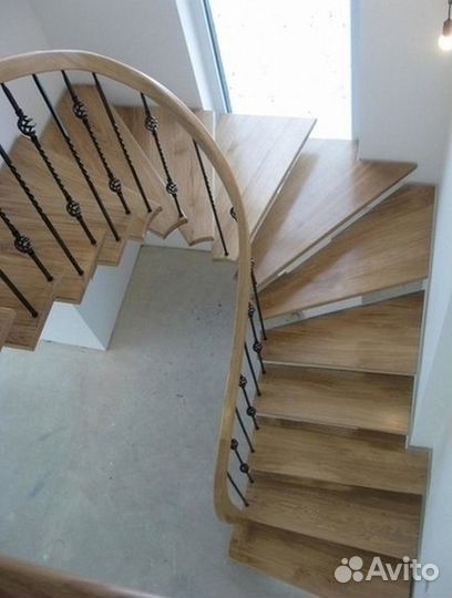 Лестница на второй этаж