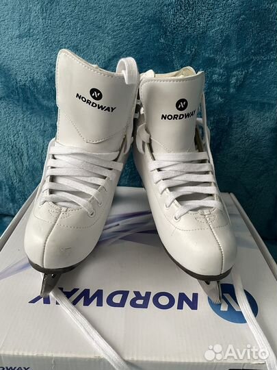 Коньки фигурные детские Alice 33, кожаные