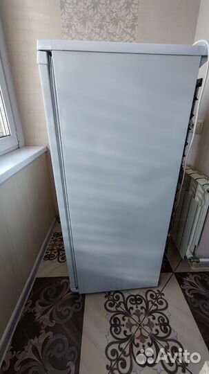 Морозильная камера бирюса 114