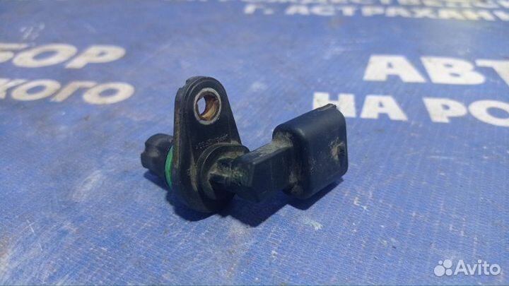 Датчик положения распредвала Opel Astra H седан