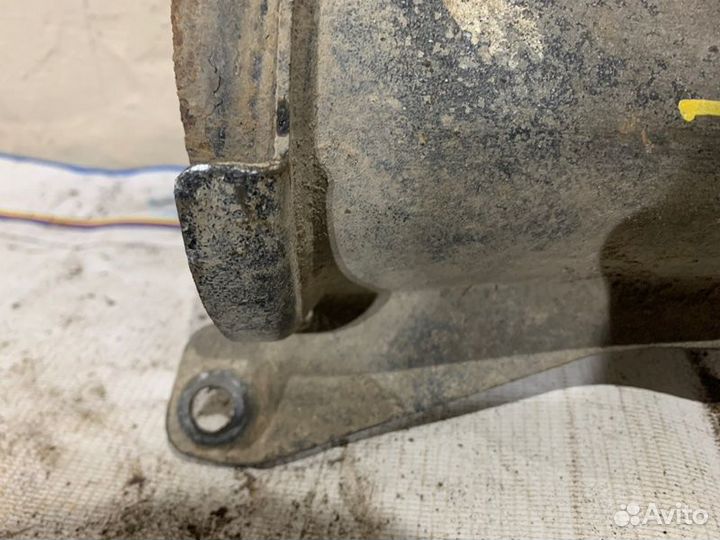 Пыльник заднего амортизатора 80/90 B4 1992-1995