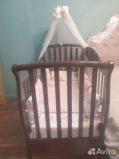 Кроватка деревянная большая, матрас, балдахин