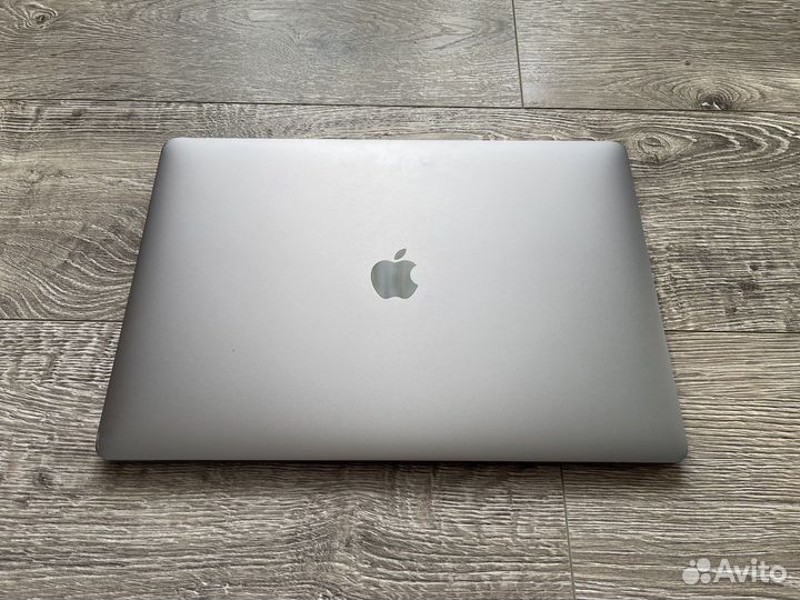 Macbook Pro 15” 2018 i7 16GB RAM 512GB SSD