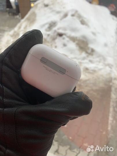 Airpods pro (в использовании месяц)