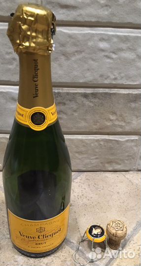 Бутылки из-под шампанского Bottega, Вдова Клико