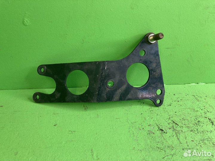 Кронштейн осушителя MAN TGA