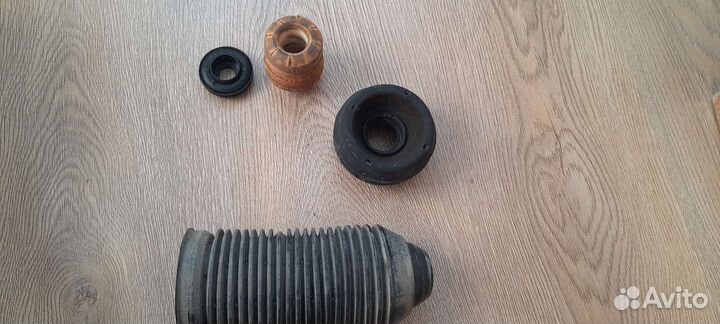 Стойки передние оригинал vw