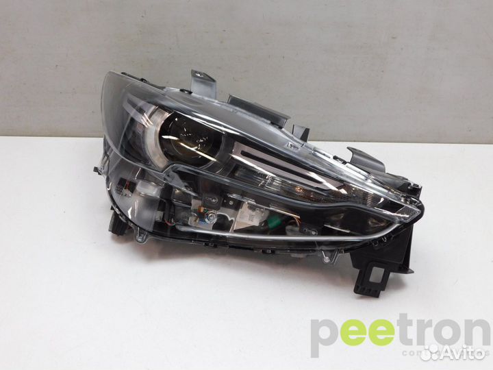 Б/У Б/У Фара правая б/у KB8N51030 mazda