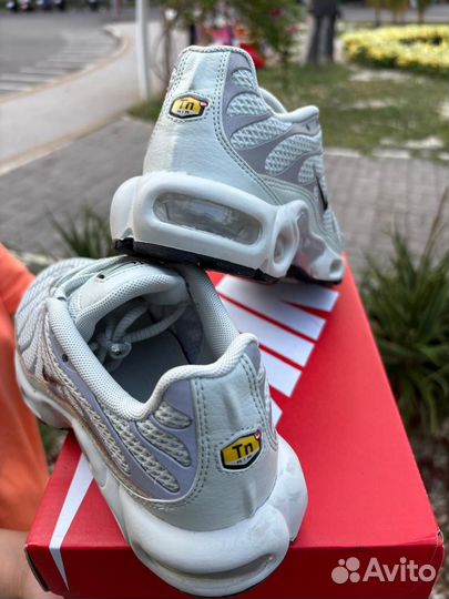 Кроссовки nike женские