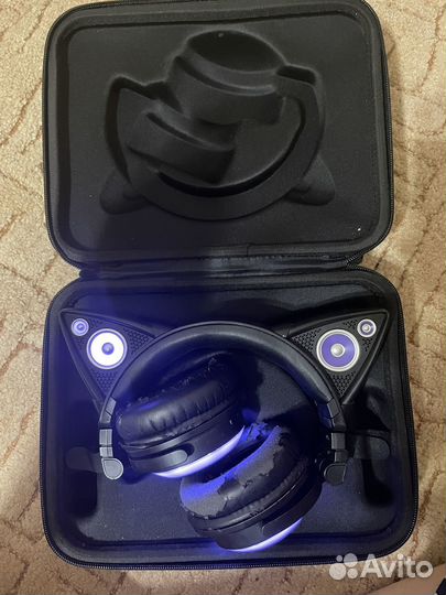 Наушники Brookstone