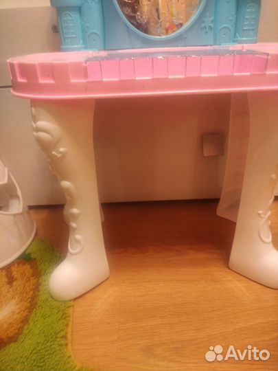 Детский туалетный столик для девочки