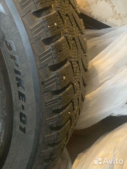 Bridgestone Blizzak Spike-01 215/65 R16 100T