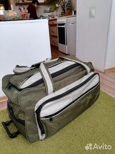 Сумка на колесах