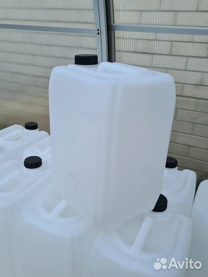 Канистра пластиковая 20 литров