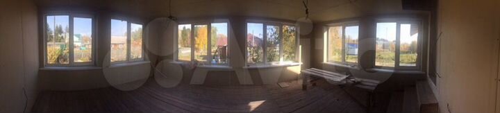 Коттедж 292 м² на участке 7 сот.