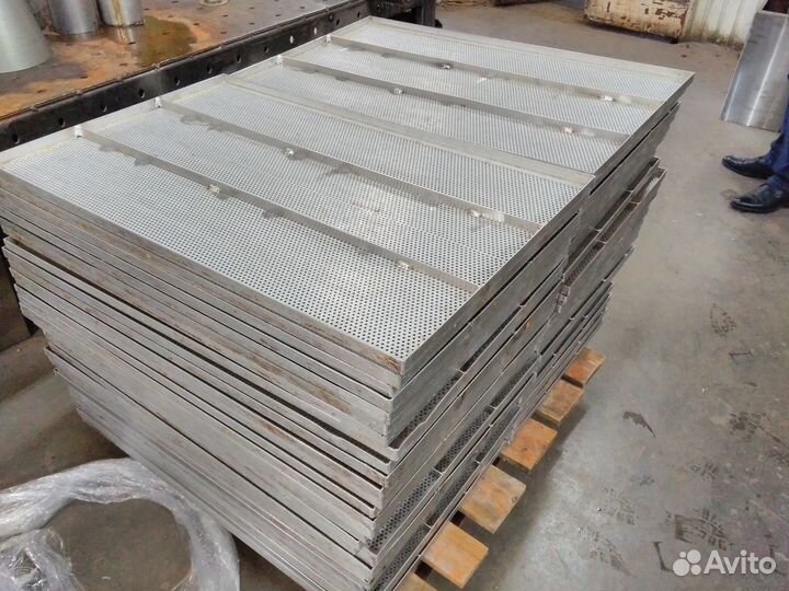 Изготавливаем тележки, противни, столы из металла