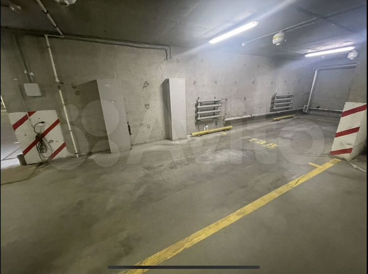 Машиноместо, > 30 м²