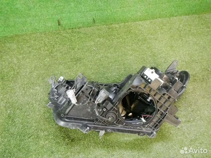 Фара правая Toyota RAV4 4 CA40 (2015-2019) LED