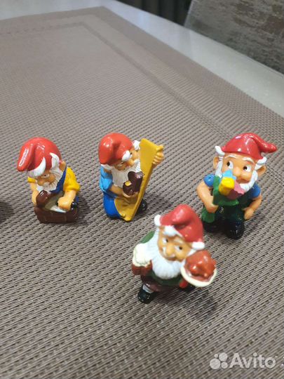 Игрушки из киндер сюрприза 90-х годов