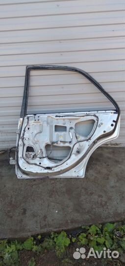 Дверь зад правая б/у Toyota Carina AT211 1996-2001