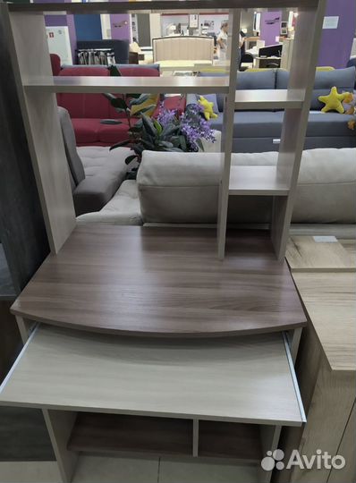 Стол компьютерный