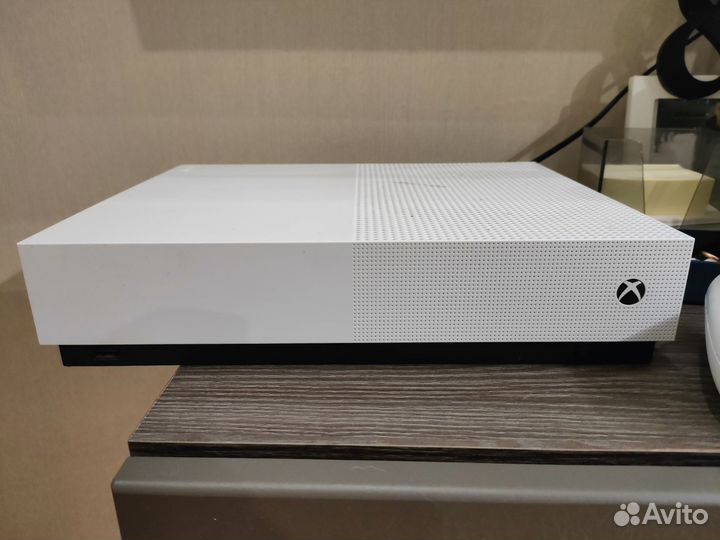 Xbox One S