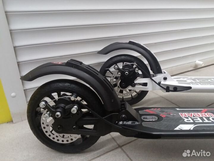 Самокат с дисковым тормозом