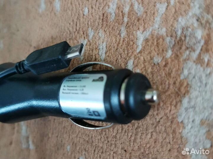Автомобильная зарядка микроusb