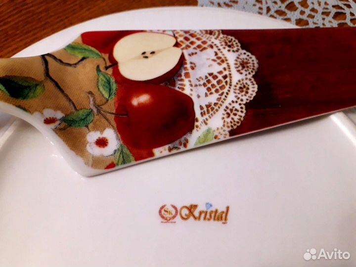 Тарелка большая с лопаткой