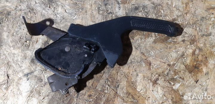 Рычаг стояночного тормоза Lexus LX470 (J100) II (1