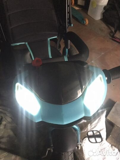 Трехколесный велосипед с ручкой Lexus trike