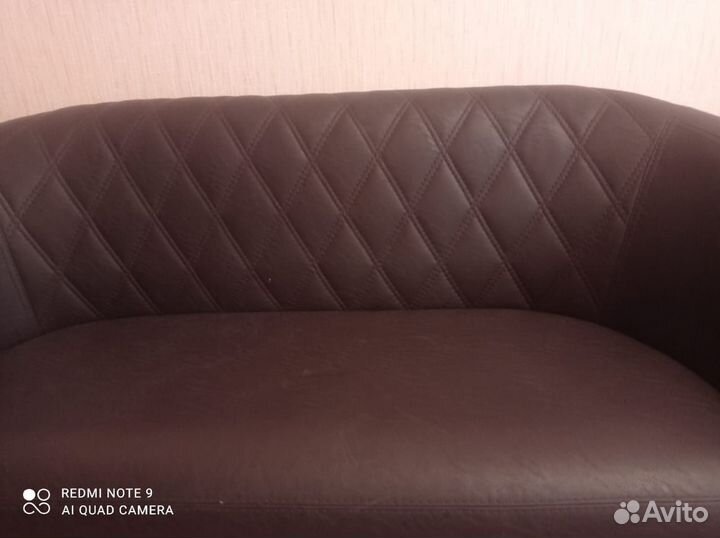 Продам 2 диванчика