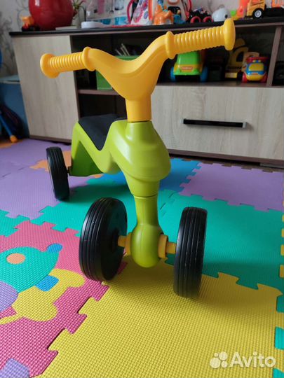 Детский велосипед четырехколесный