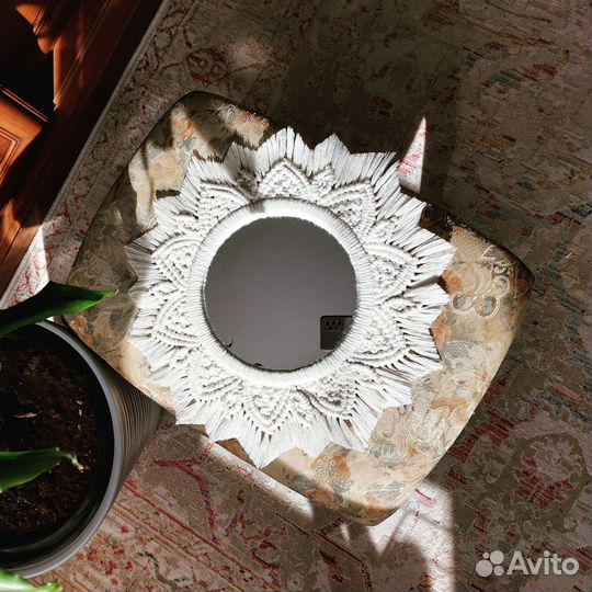 Зеркало в плетёной раме макраме
